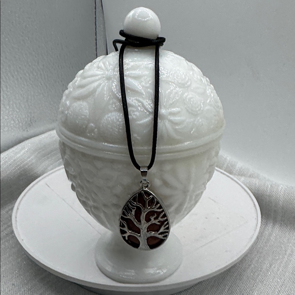 Sandstone gemstone necklace 2” silver tone tree of life Pendant on a 9” cord NEW - Picture 3 of 6